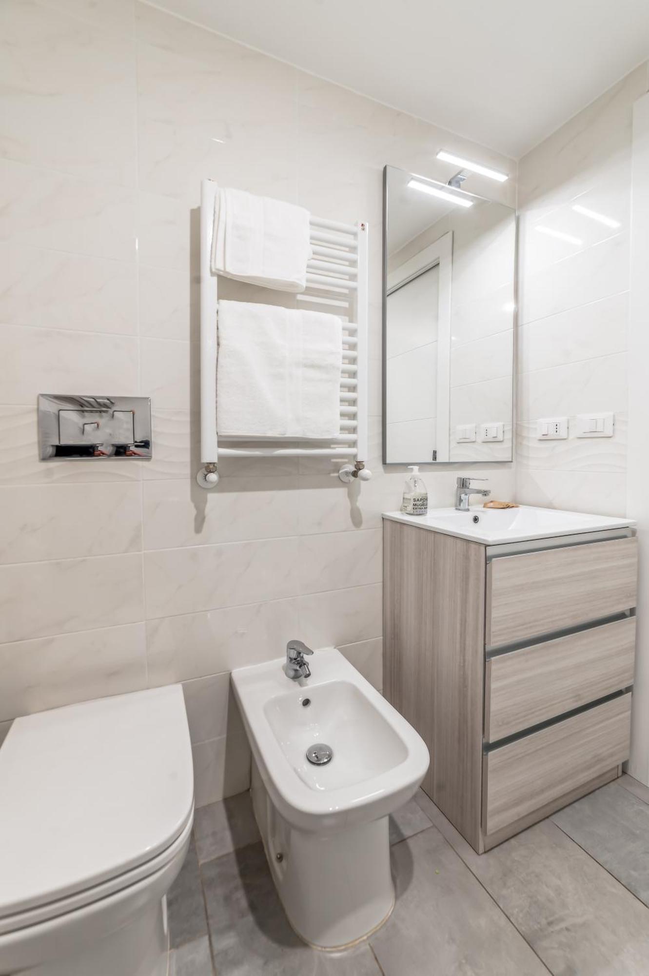 Benedetta Flat: Stylish & Cozy Apartment Rom